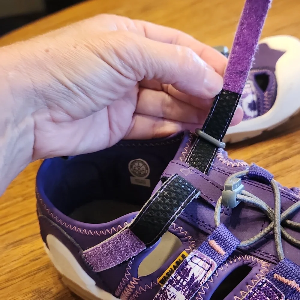 Keen Closed Toe Fisherman Comfort Purple Sandals Size 5